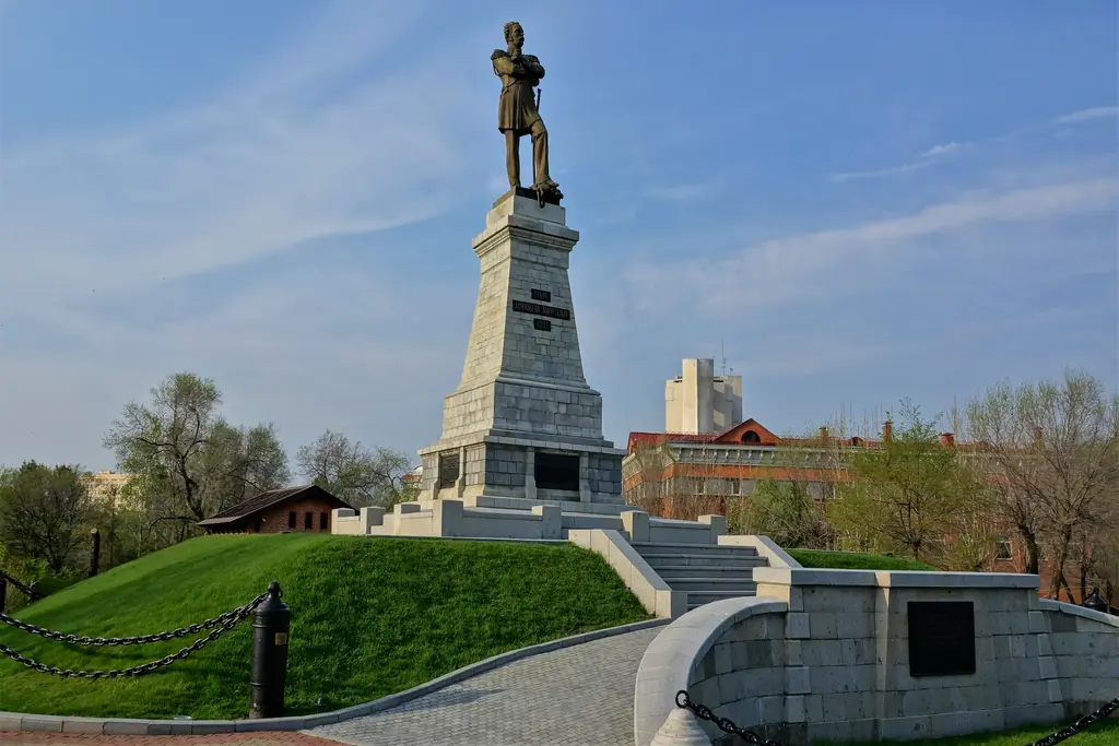 Памятник Муравьёву-Амурскому
